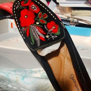 Baretraps Mocs, 9W, Black Suede